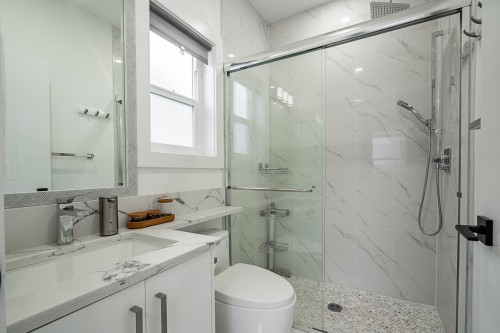 #2-4675 Canada Way, Burnaby, BC 