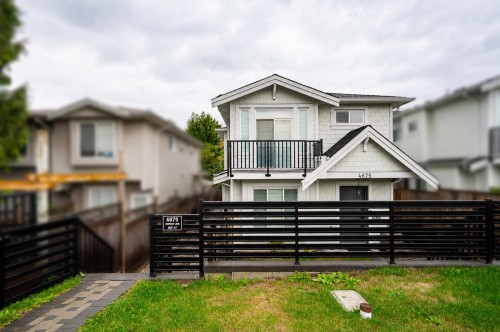 #2-4675 Canada Way, Burnaby, BC 