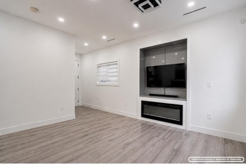 #2-4675 Canada Way, Burnaby, BC 