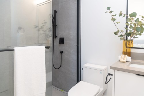 9251 Kilby Street, Richmond, BC - Indoor Photo Showing Bathroom