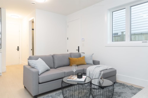 9251 Kilby Street, Richmond, BC - Indoor Photo Showing Living Room