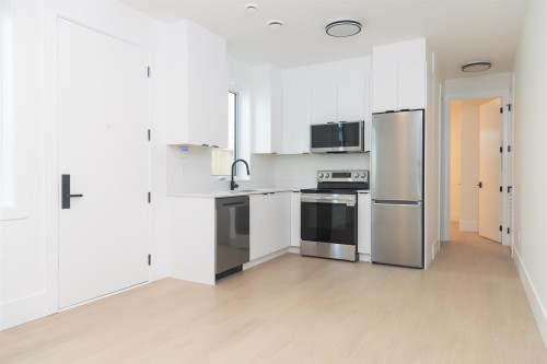 9251 Kilby Street, Richmond, BC - Indoor Photo Showing Kitchen