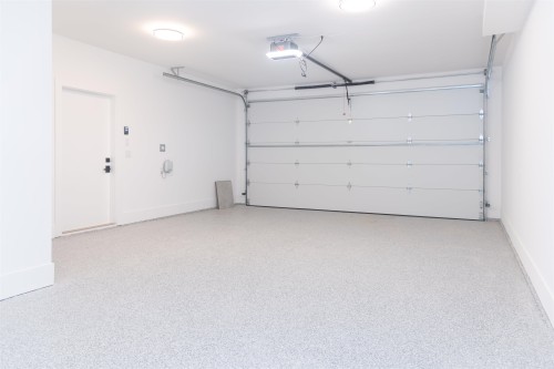 9251 Kilby Street, Richmond, BC - Indoor Photo Showing Garage
