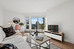 235 4th Street W North Vancouver, BC V7M 1H8
