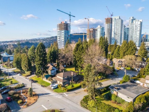 529 Perth Avenue, Coquitlam, BC 