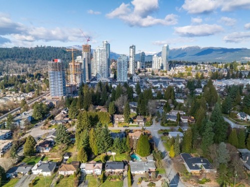 529 Perth Avenue, Coquitlam, BC 