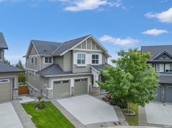 1469 Strawline Hill Street  Coquitlam, BC V3E 0L7