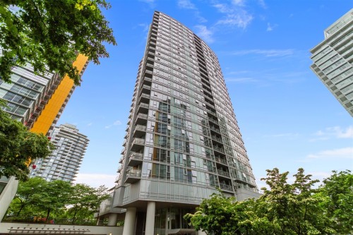 707-131 Regiment Square  Vancouver, BC V6B 1X6