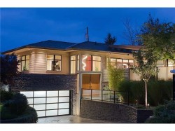 944 Beaconsfield Road  North Vancouver, BC V7R 1S9
