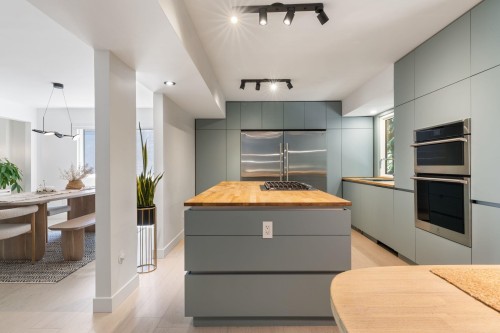 2221 Bowser Avenue, North Vancouver, BC 