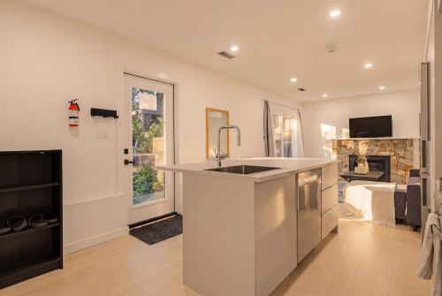 2221 Bowser Avenue, North Vancouver, BC 