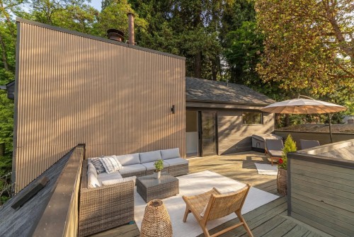 2221 Bowser Avenue, North Vancouver, BC 