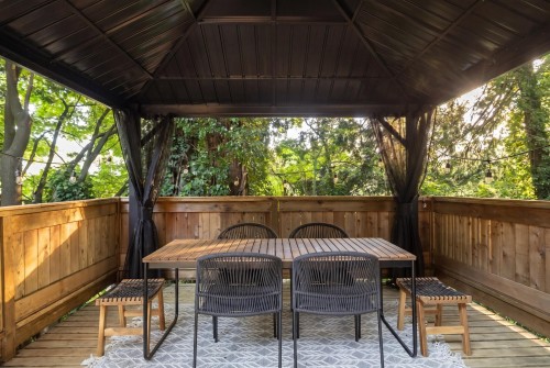 2221 Bowser Avenue, North Vancouver, BC 