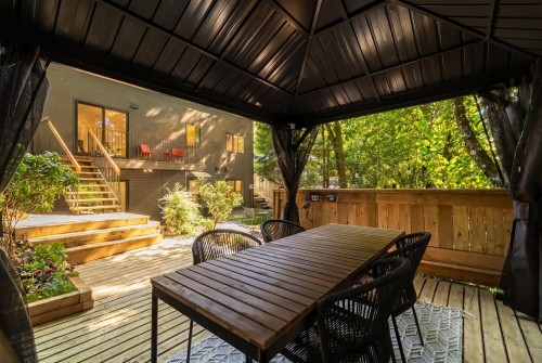 2221 Bowser Avenue, North Vancouver, BC 