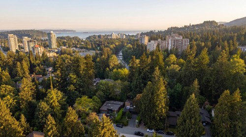 2221 Bowser Avenue, North Vancouver, BC 