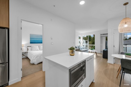 318-5460 Broadway, Burnaby, BC 
