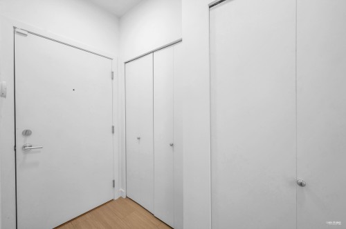 318-5460 Broadway, Burnaby, BC 