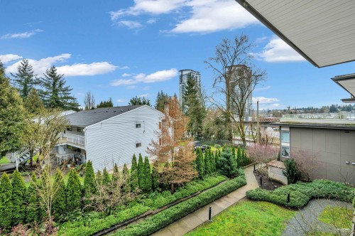 318-5460 Broadway, Burnaby, BC 