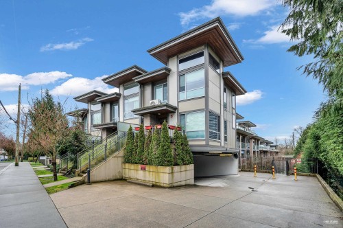 318-5460 Broadway, Burnaby, BC 