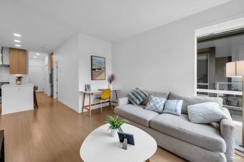 318-5460 Broadway, Burnaby, BC 