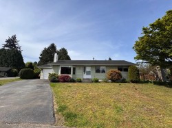 21946 Cliff Pl Maple Ridge, BC V2X 7Z6