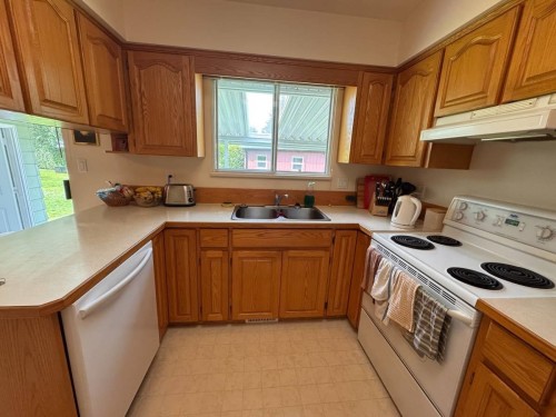 21946 Cliff Pl, Maple Ridge, BC 