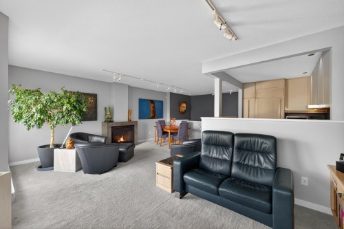 1261 7Th Avenue W, Vancouver, BC 