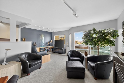 1261 7Th Avenue W, Vancouver, BC 