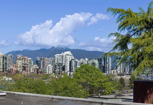 1261 7Th Avenue W, Vancouver, BC 