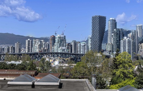 1261 7Th Avenue W, Vancouver, BC 