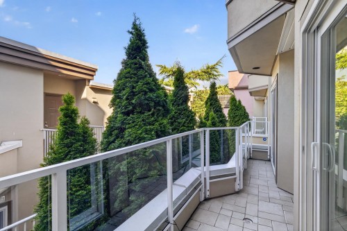 1261 7Th Avenue W, Vancouver, BC 