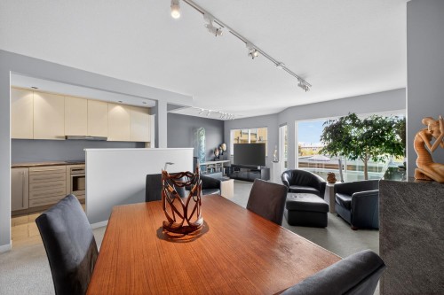 1261 7Th Avenue W, Vancouver, BC 