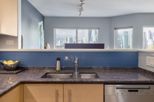 1261 7Th Avenue W, Vancouver, BC 