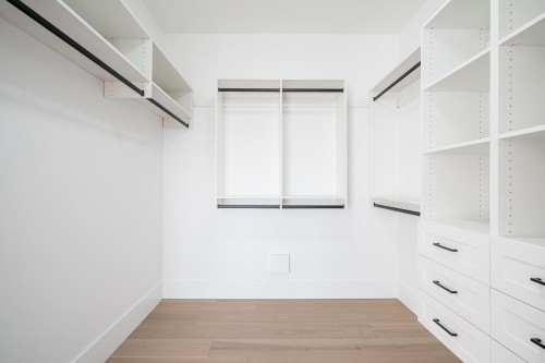 2263 Monashee Court, Coquitlam, BC - Indoor With Storage