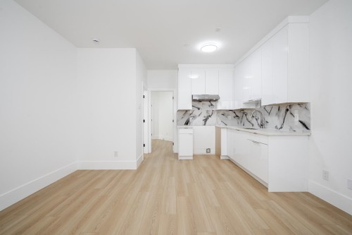 2263 Monashee Court, Coquitlam, BC - Indoor Photo Showing Kitchen