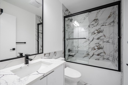 2263 Monashee Court, Coquitlam, BC - Indoor Photo Showing Bathroom