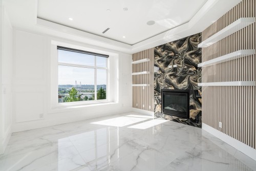 2263 Monashee Court, Coquitlam, BC - Indoor With Fireplace