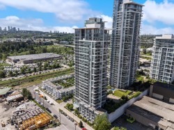 TH307-2351 Beta Avenue Burnaby, BC V5C 0M2