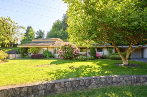 1747 Bellelynn Place  North Vancouver, BC V7J 2T9