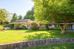 1747 Bellelynn Place  North Vancouver, BC V7J 2T9