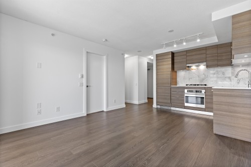 2501-602 Como Lake Avenue  Coquitlam, BC V3J 0G2