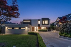 4275 Chelsea Crescent  North Vancouver, BC V7R 3J4