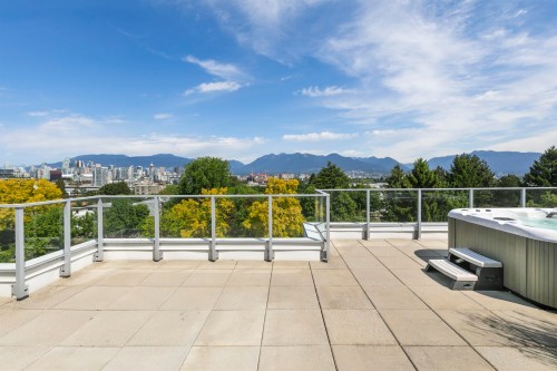 501-379 Broadway E, Vancouver, BC 