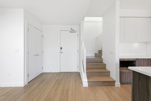 501-379 Broadway E, Vancouver, BC 