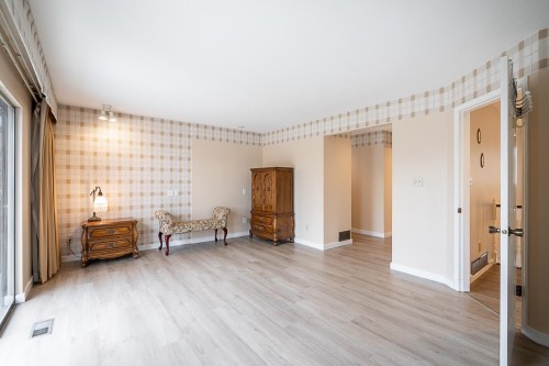 2235 16Th Avenue W, Vancouver, BC 