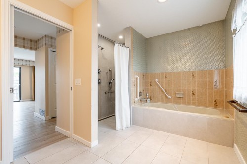 2235 16Th Avenue W, Vancouver, BC 
