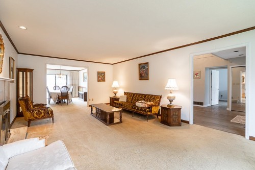 2235 16Th Avenue W, Vancouver, BC 