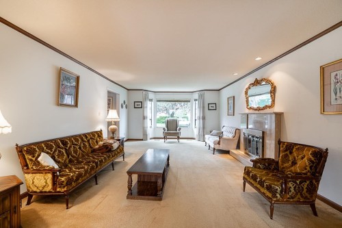 2235 16Th Avenue W, Vancouver, BC 