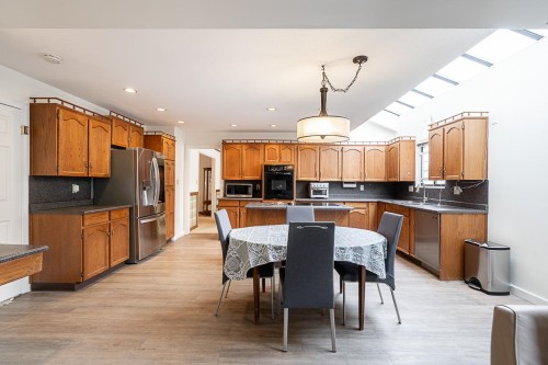 2235 16Th Avenue W, Vancouver, BC 