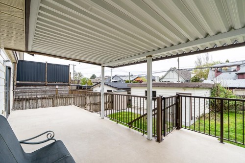 2235 16Th Avenue W, Vancouver, BC 